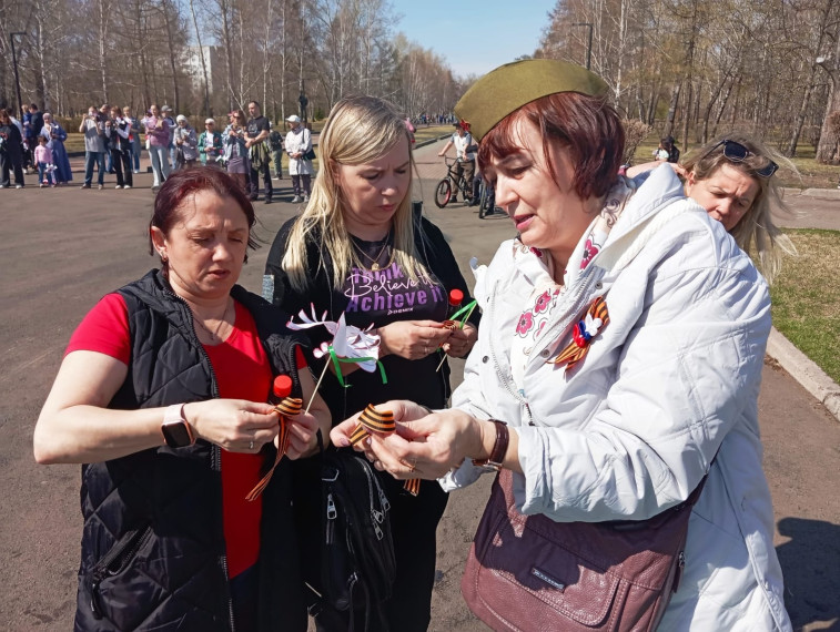 Педагоги и школьники приняли участие во Всероссийской акции «Георгиевская ленточка».