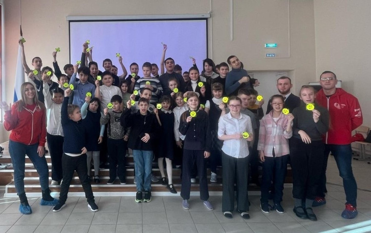 Железнодорожники предупредили школьников о мерах безопасности на железнодорожных путях.